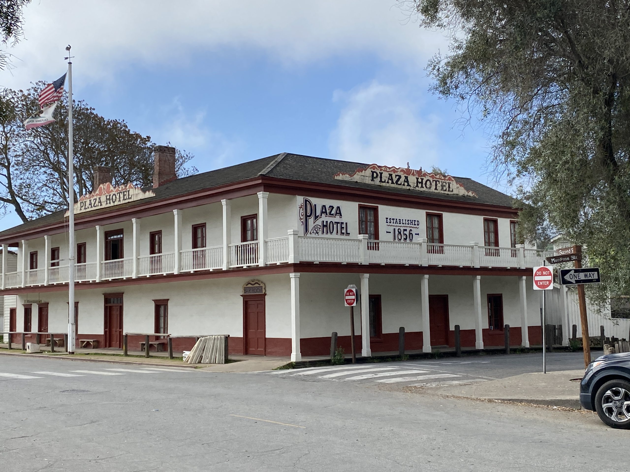 Plaza Hotel - Built by Angelo Zanetta in 1856, the hotel had 18 guestrooms.